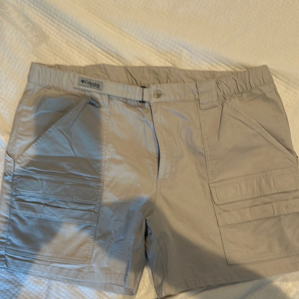 Columbia Tan Cargo Shorts with Relaxed Fit